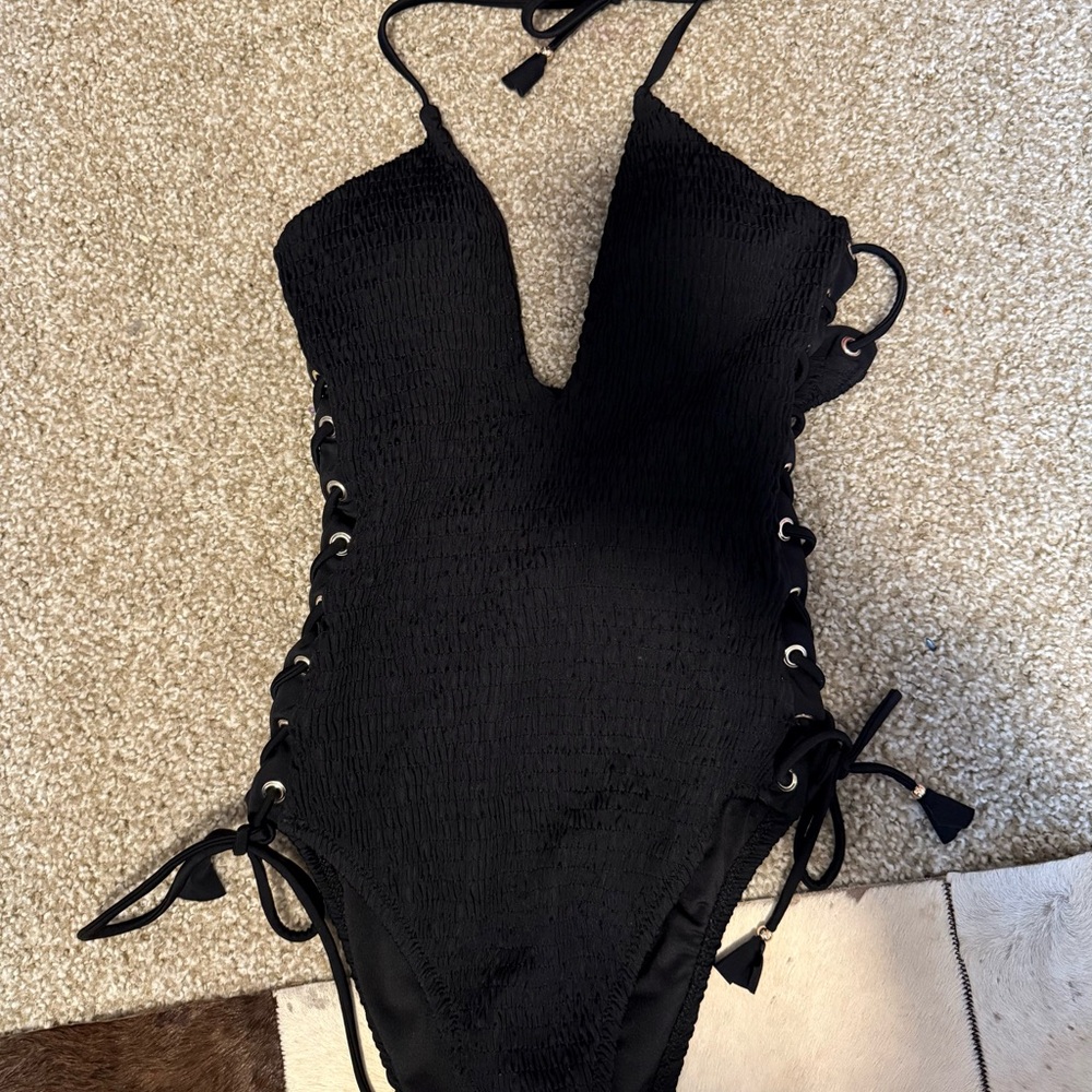 VS Black One-Piece Lace-Up V-Neck Swimsuit